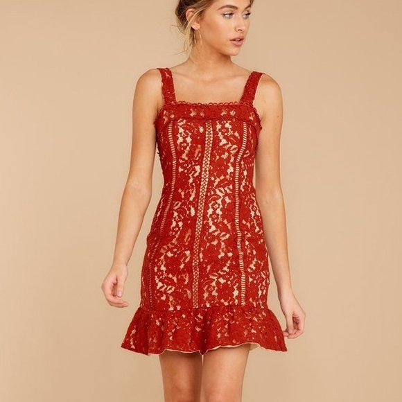 Red Dress Boutique Rust Red Lace Dress NWOT - Picture 1 of 3